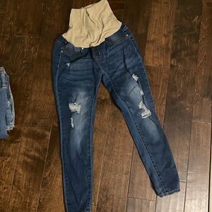 New with out tags maternity jeans